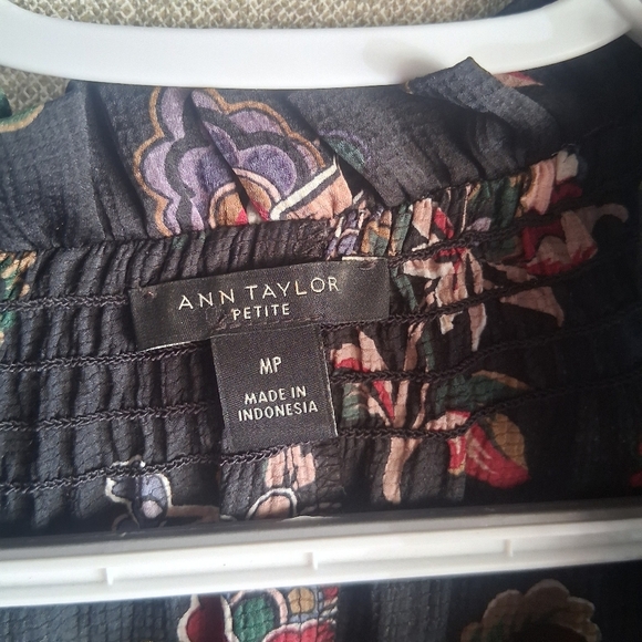 Ann Taylor MP Sheer Black Floral Soft Goth Career Blouse Work Office Feminine - Picture 3 of 4